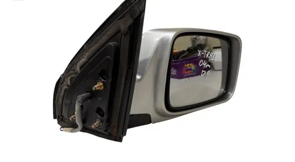 Nissan X-Trail T30 Front door electric wing mirror E13010621