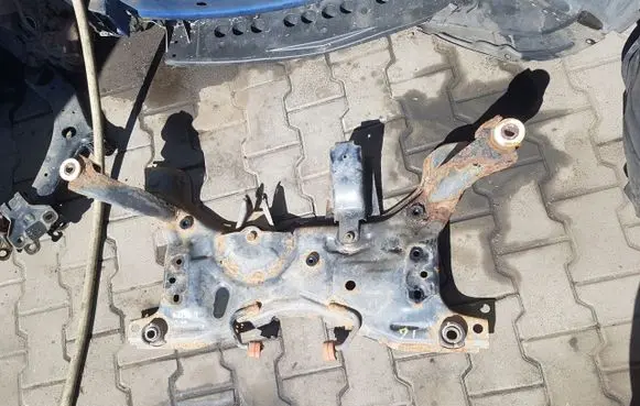 Mazda 3 II Front subframe