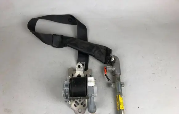 Subaru Outback Front seatbelt