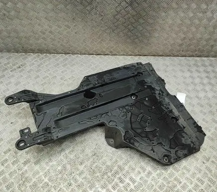 Center/middle under tray cover