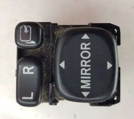 Toyota RAV 4 (XA30) Wing mirror switch 183575