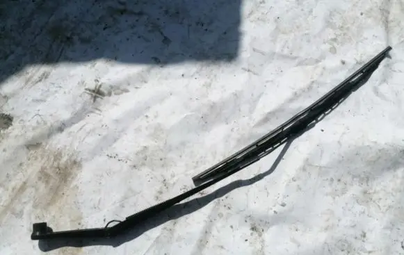Chrysler Pacifica Front wiper blade arm