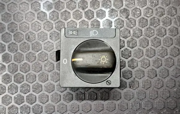 Volvo S70 V70 V70 XC Light switch 8601772