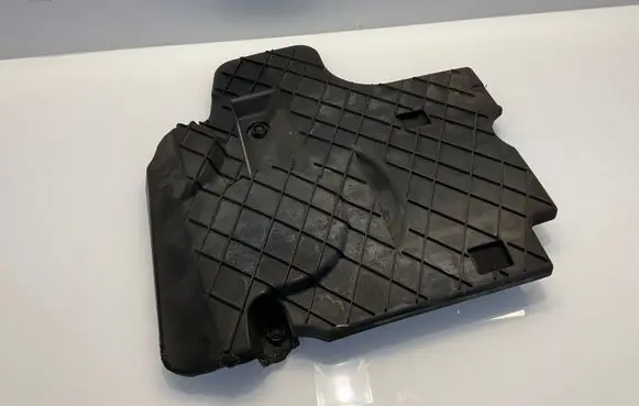 Mercedes-Benz E W212 Engine cover (trim) A6510100867 BBP179801 6510100867