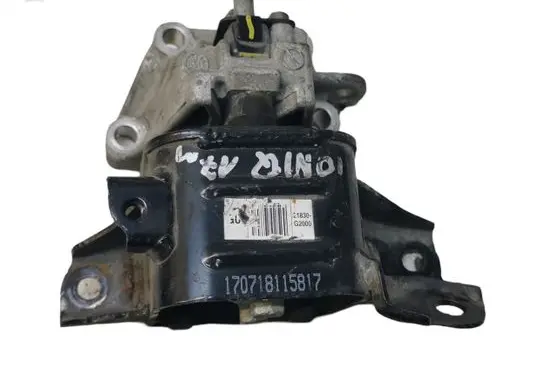 Engine mount bracket