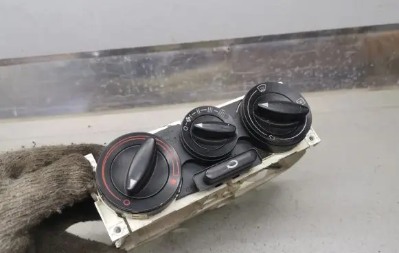 Audi A3 S3 8L Climate control unit 8L0819045A