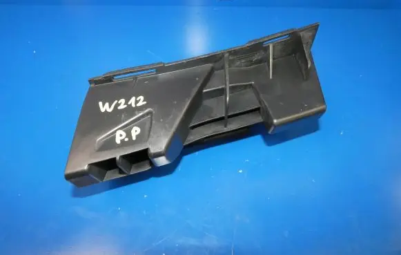 Mercedes-Benz E W212 Front bumper mounting bracket A2128852665