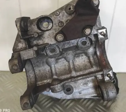 Land Rover Range Rover Sport L494 Engine mounting bracket GJ324H473 TWOJEAUTOWYSZKOW 882182990