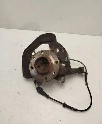 Renault Twingo III Front wheel hub spindle knuckle