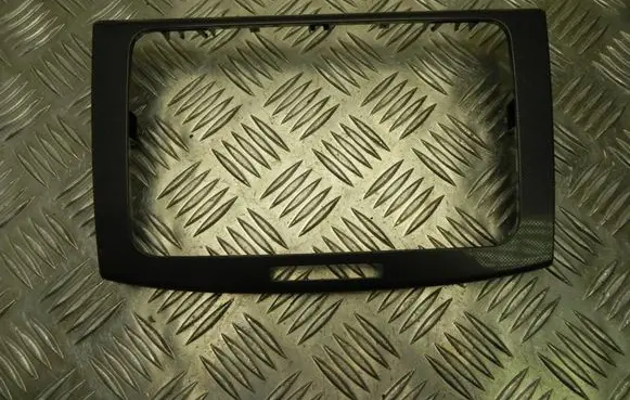 Radio/GPS head unit trim