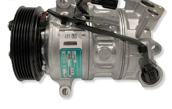 Renault Megane IV Air conditioning (A/C) compressor (pump) 926003404R EKL36117OE