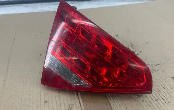 Audi A5 8T 8F Tailgate rear/tail lights 8T0945093A AU484