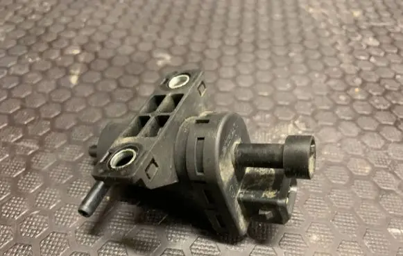Nissan X-Trail T31 Turbo solenoid valve 7700113709