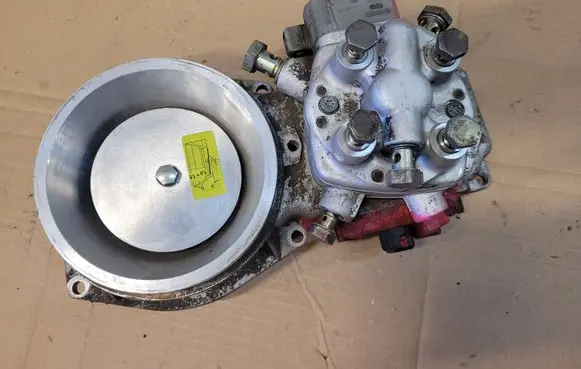 Volkswagen Jetta II Fuel distributor 026133353 0438121011 0438101005