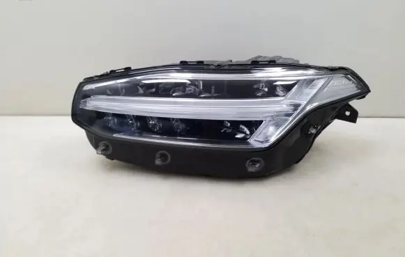 Volvo XC90 Headlight/headlamp 31655702