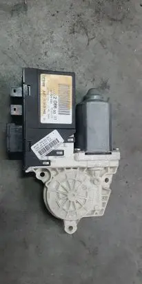Peugeot 807 Front door window regulator motor 1400208680