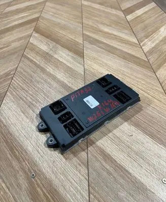 Mercedes-Benz R W251 Fuse box set A1645407562 A1644422200 A1645455732
