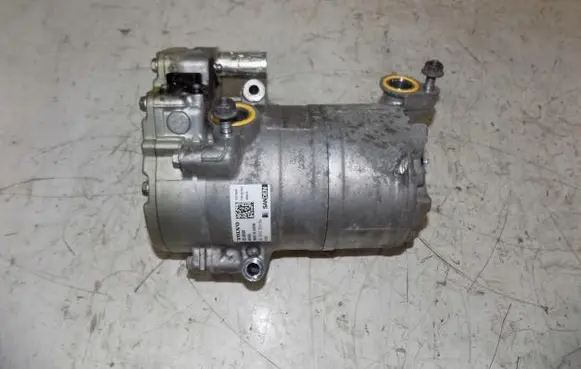 Volvo XC40 Air conditioning (A/C) compressor (pump)