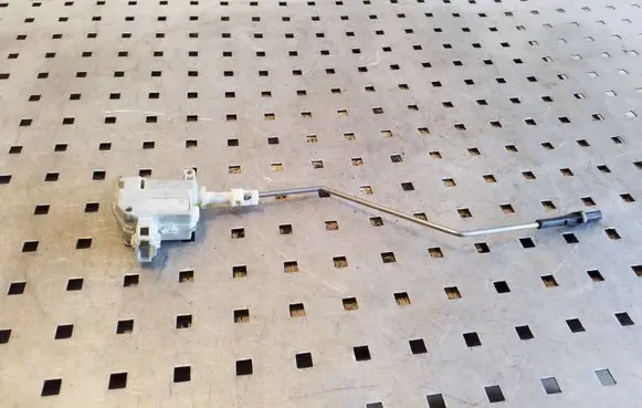 Fuel tank cap lock motor