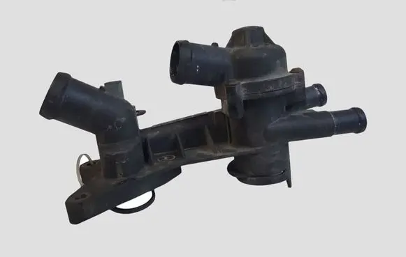 Volkswagen Polo V 6R Thermostat/thermostat housing 03C121111B