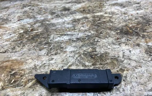 Mercedes-Benz SL R230 Keyless system antenna A2308200275