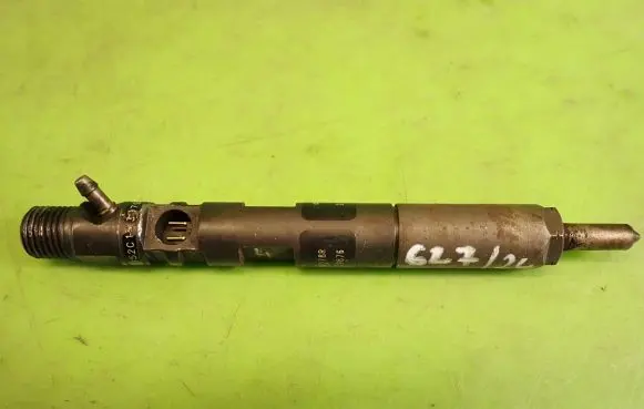 Nissan Almera N16 Fuel injector 820004987628232242