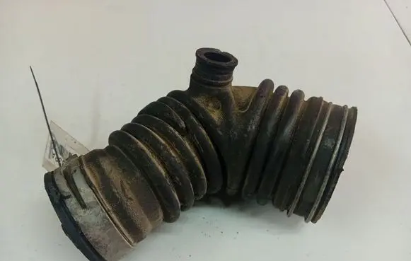 Toyota RAV 4 (XA30) Air intake hose/pipe