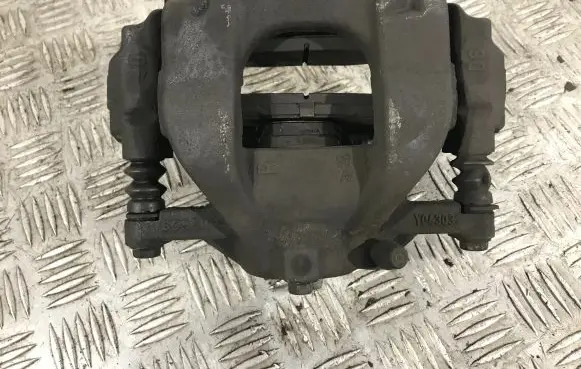 Toyota Auris 150 Front brake caliper 4773002360 4772109360