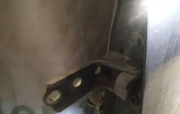 Front door upper hinge