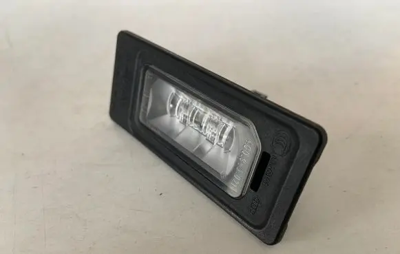Audi Q7 4M Number plate light 4G0943021