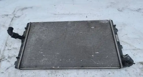 Volkswagen PASSAT B6 Coolant radiator 3C0121253K