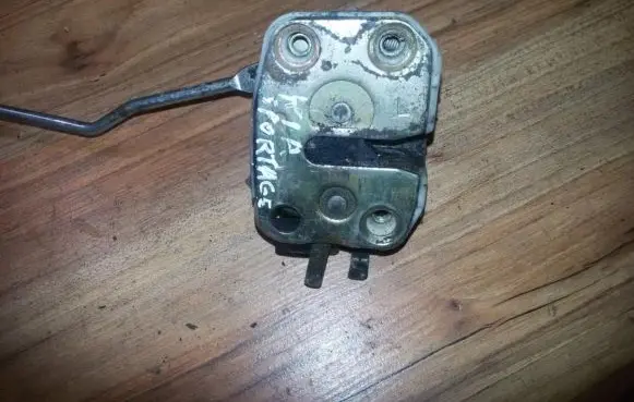 KIA Sportage Front door lock