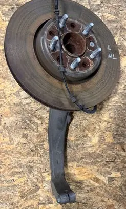 Jeep Grand Cherokee WL Front wheel hub spindle knuckle 68346851AA