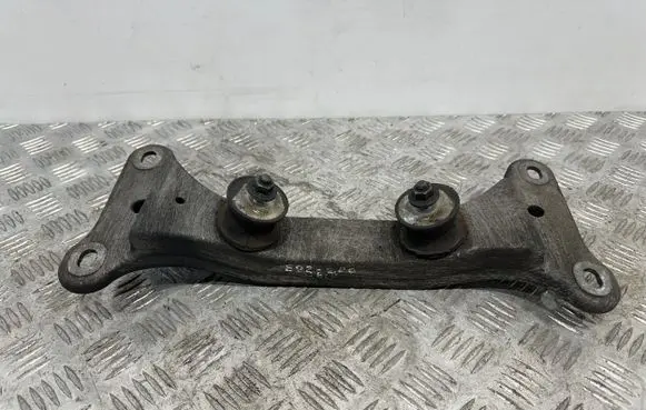 BMW 3 E92 E93 Gearbox mounting bracket 6778058