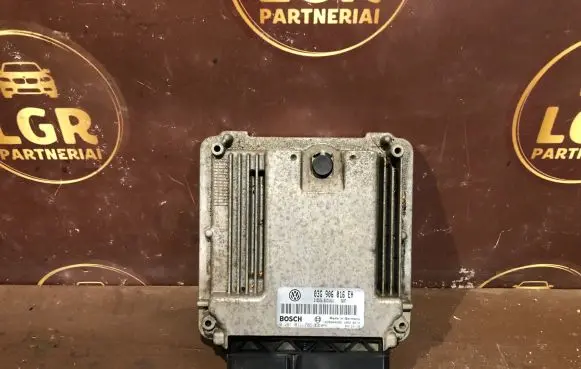 Volkswagen Touran I Engine control unit/module 03G906016EH