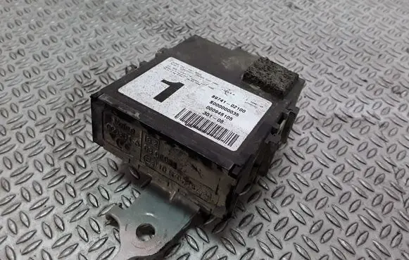 Toyota Auris 150 Door control unit/module 8974102100