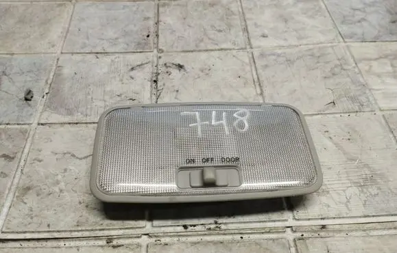 Toyota Auris 150 Rear seat light
