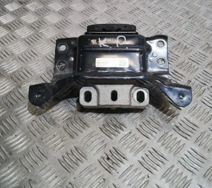 Volkswagen Golf VII Engine mount bracket 5Q0199555R
