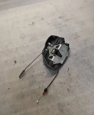 BMW 7 E65 E66 Rear door lock 7036171