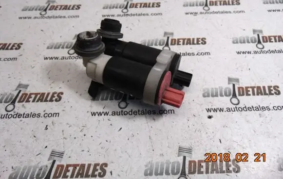 Honda CR-V Windscreen/windshield washer pump