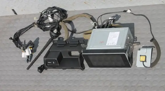 Mitsubishi L200 Navigation unit CD/DVD player RADIO8740A038 MXLT16ELG4 8740A038