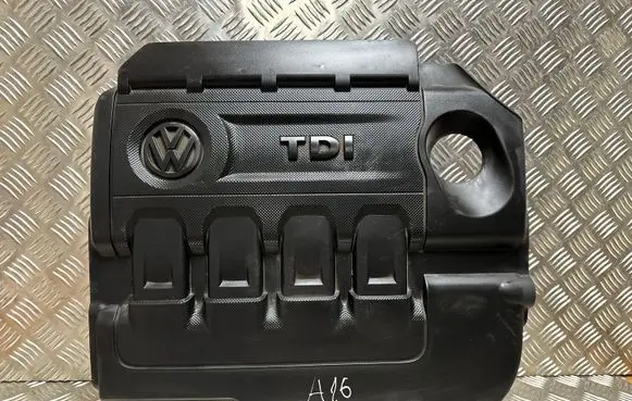 Volkswagen PASSAT B8 Engine cover (trim) 04L103925