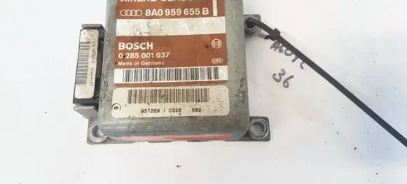 Audi A4 S4 B5 8D Airbag control unit/module 8A0959655B 0285001037
