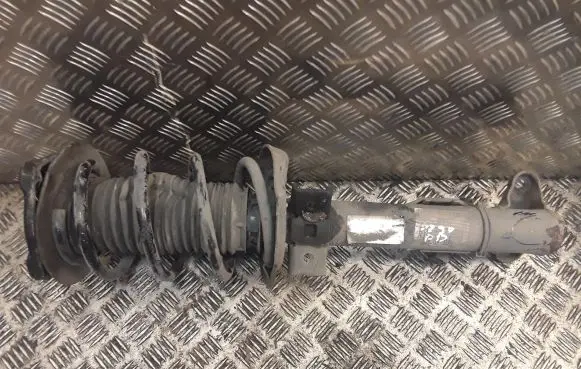 Mercedes-Benz E A207 Front shock absorber/damper 2073204138 A2073204138
