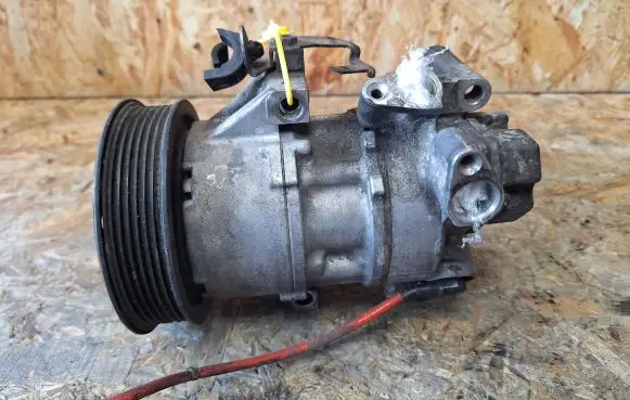 Toyota Yaris Air conditioning (A/C) compressor (pump) 447260-2331