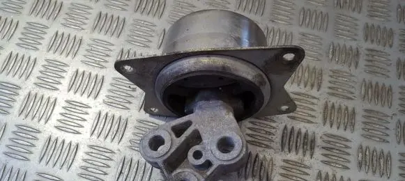 Fiat Croma Engine mount bracket v046402205 210718-7-5