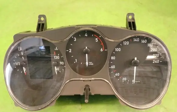 Seat Altea XL Speedometer (instrument cluster) 5P0920847B