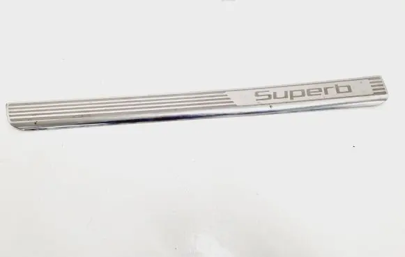 Skoda Superb B6 (3T) Front sill trim cover