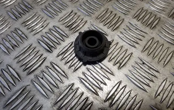 Radiator mount bracket