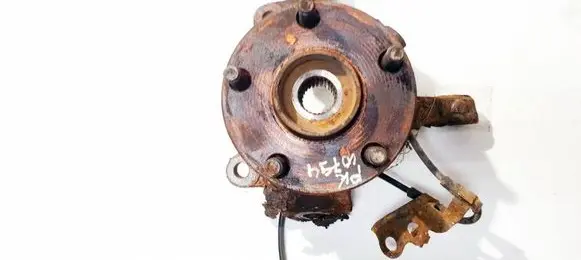 Toyota Corolla Verso AR10 Front wheel hub 